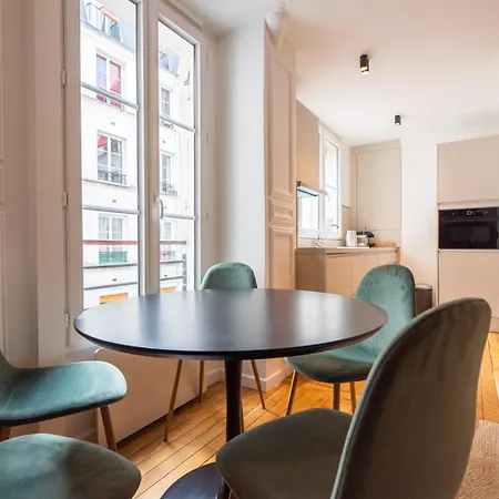 Lovely Near Canal St Martin Apartment Paris